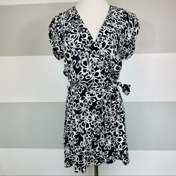 NEW Diane Von Furstenberg Purdette Black Halo Floral Romper Vacation Jumpsuit - Picture 3 of 12